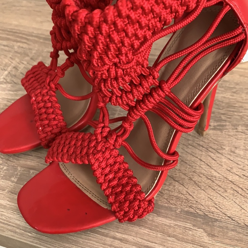 Red strap heels - Picture 2 of 8
